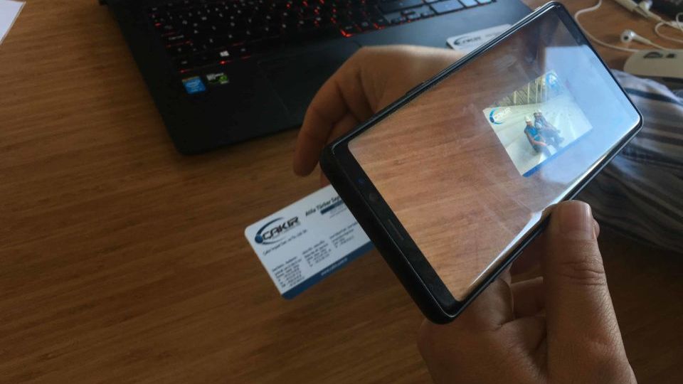 Augmented Reality in Business Cards